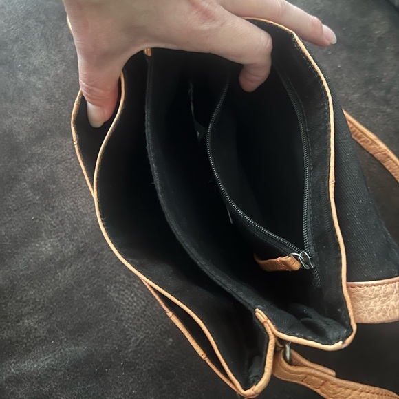 Anthropology Day & Mood Leather Crossbody - Picture 4 of 8